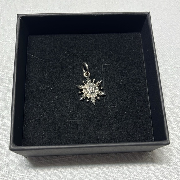 Pandora DISNEY Frozen Snowflake Pendant Charm Sterling Silver CZ. New - Picture 4 of 5